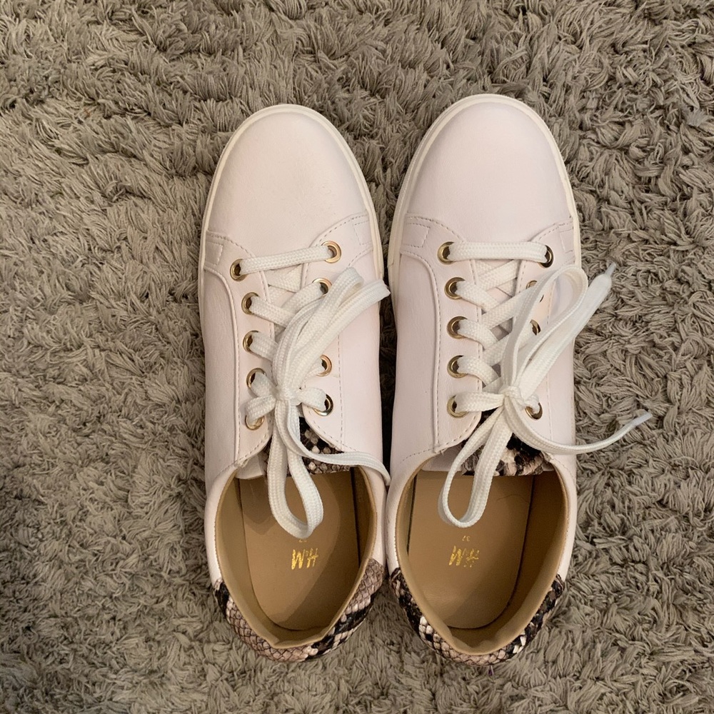 white gym shoes